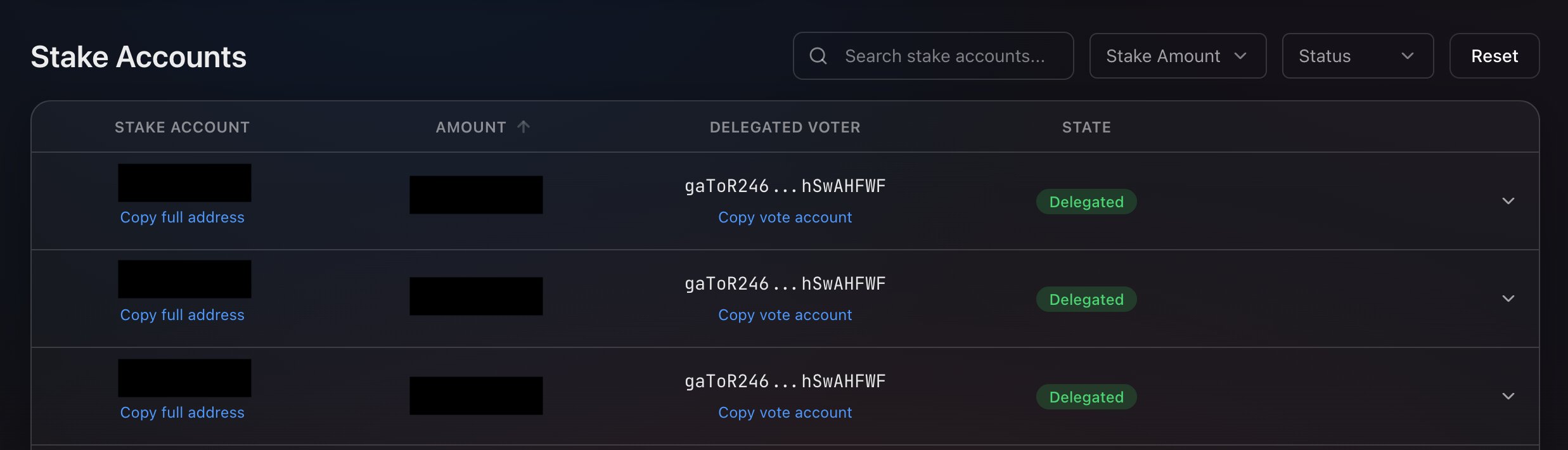 The dashboard lists each stake account alongside the validator vote account it is delegated to.